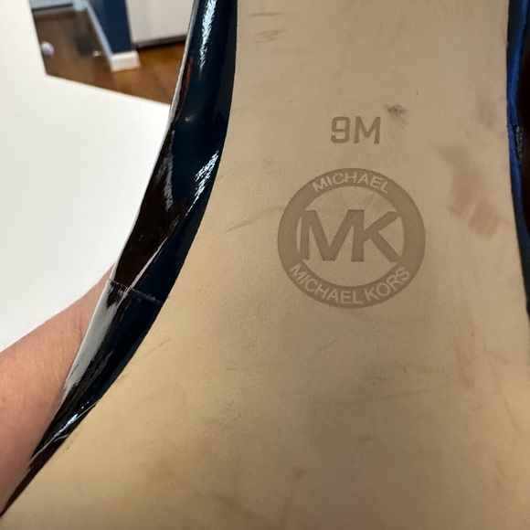 Michael Kors black patent stilettos size 9 - Picture 7 of 10